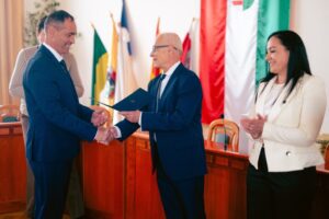benke-jozsef-megbizolevel-3-atadhir20260428-1024x683-1