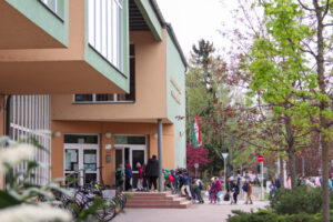 iskolai-beiratkozas-atadhir20260415-1024x683-1