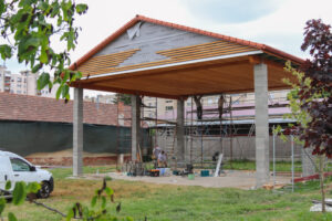 szinpadtetofedes-epitok-atadhir20260515-1-1024x683-1