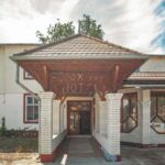 A Balaton árnyékos oldala: Így enyészik el a egykor szebb napokat látott Főnix Hotel (promotions.hu)
