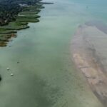 Bulit rendeznek szombat este a Balatonfenyvesnél kialakult homokzátonyon